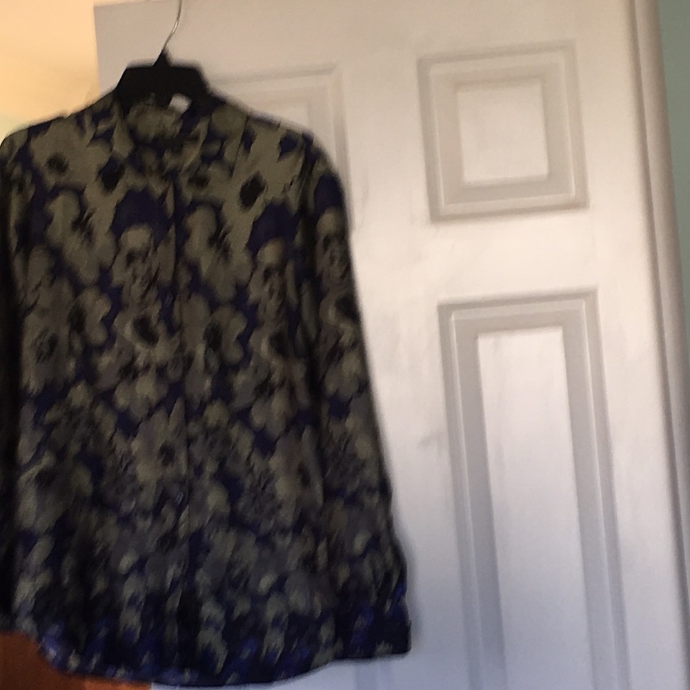 Banana Republic Blouse - Picture 3 of 3